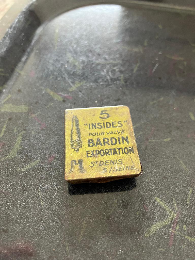 Blikken doosje Bardin, Enlèvement ou Envoi