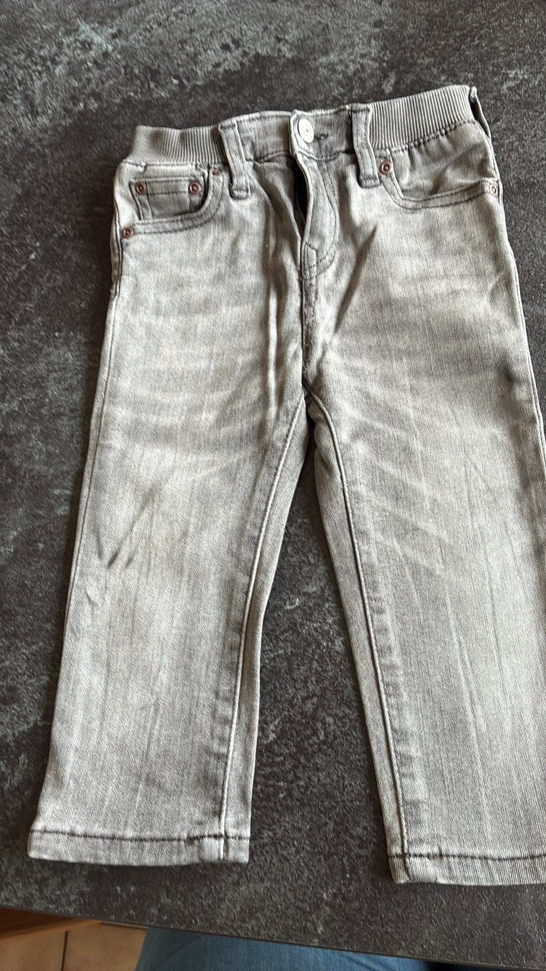 Grijze broek Ralph Lauren Polo maat 24 M, Kinderen en Baby's, Kinderkleding | Maat 104, Ophalen, Zo goed als nieuw, Broek