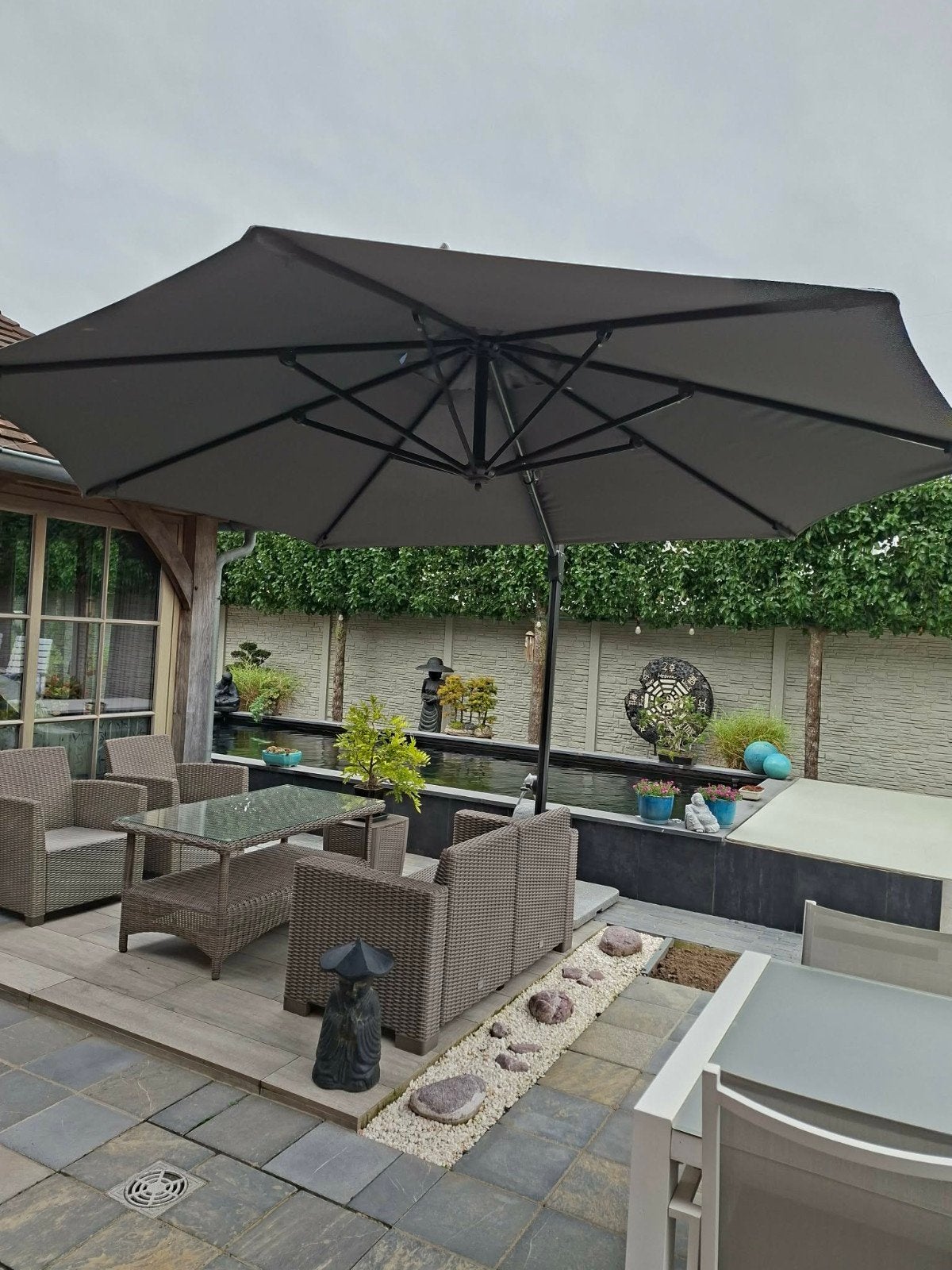 zweefparasol met zware marmeren voet, Ophalen, Zweefparasol