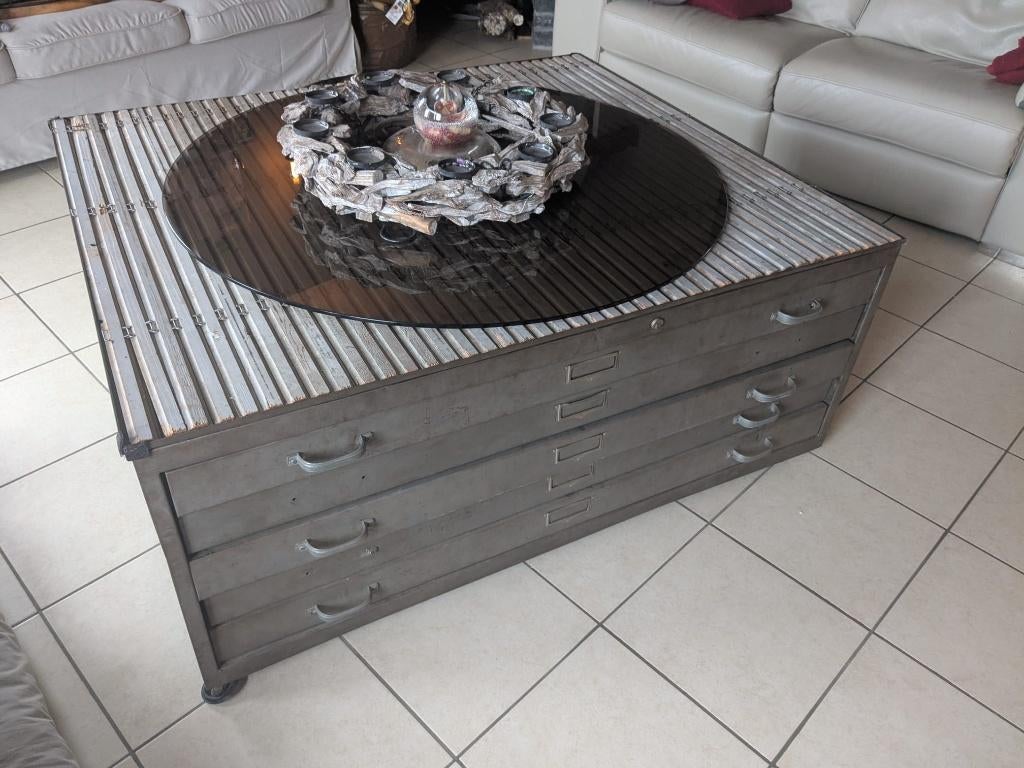 Table basse industrielle - Table d'imprimerie en acier, Huis en Inrichting, Tafels | Salontafels, Zo goed als nieuw, Glas, Metaal