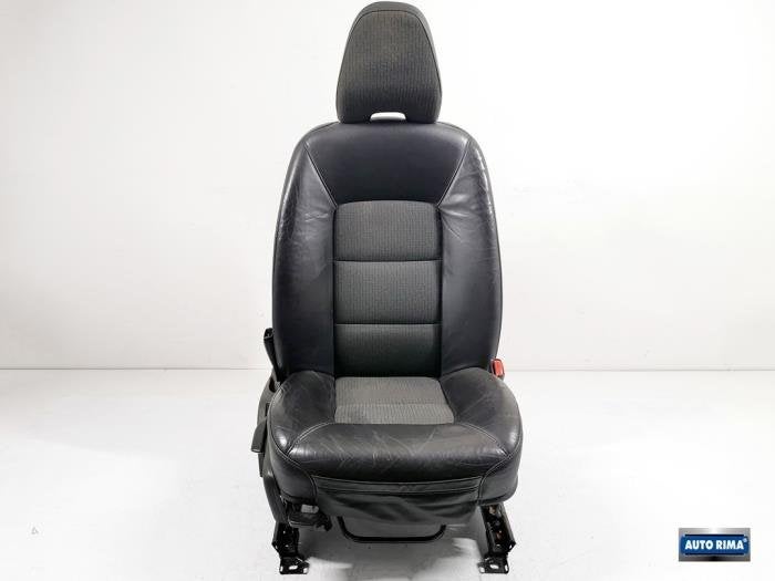 Siège droit d'un Volvo V70, -, 3 mois de garantie, -, -