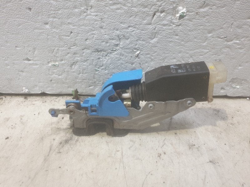 PORTIERSLOT LINKS VOOR Opel Omega B (25 / 26 / 27), Gebruikt, Opel Automobile GmbH, Kontakt-opel@opel.com, Bahnhofsplatz
65423  Rüsselsheim am Main, DE