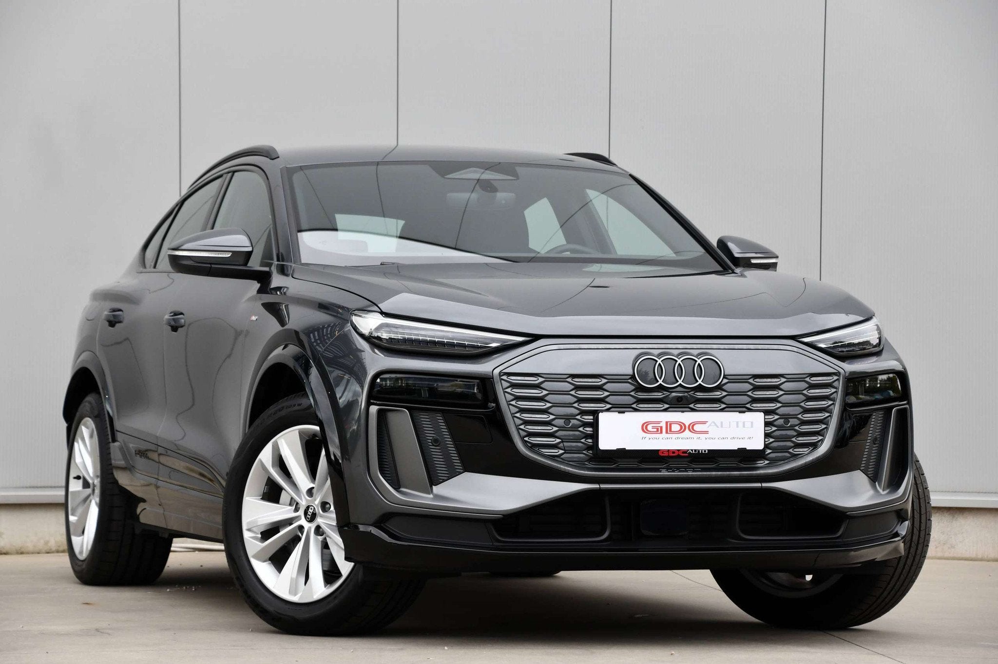 Audi Q6 e-tron Q6 e-Tron l S line l 360° l Keyless l Zetelv, Automaat, Elektrisch, Audi, SUV of Terreinwagen