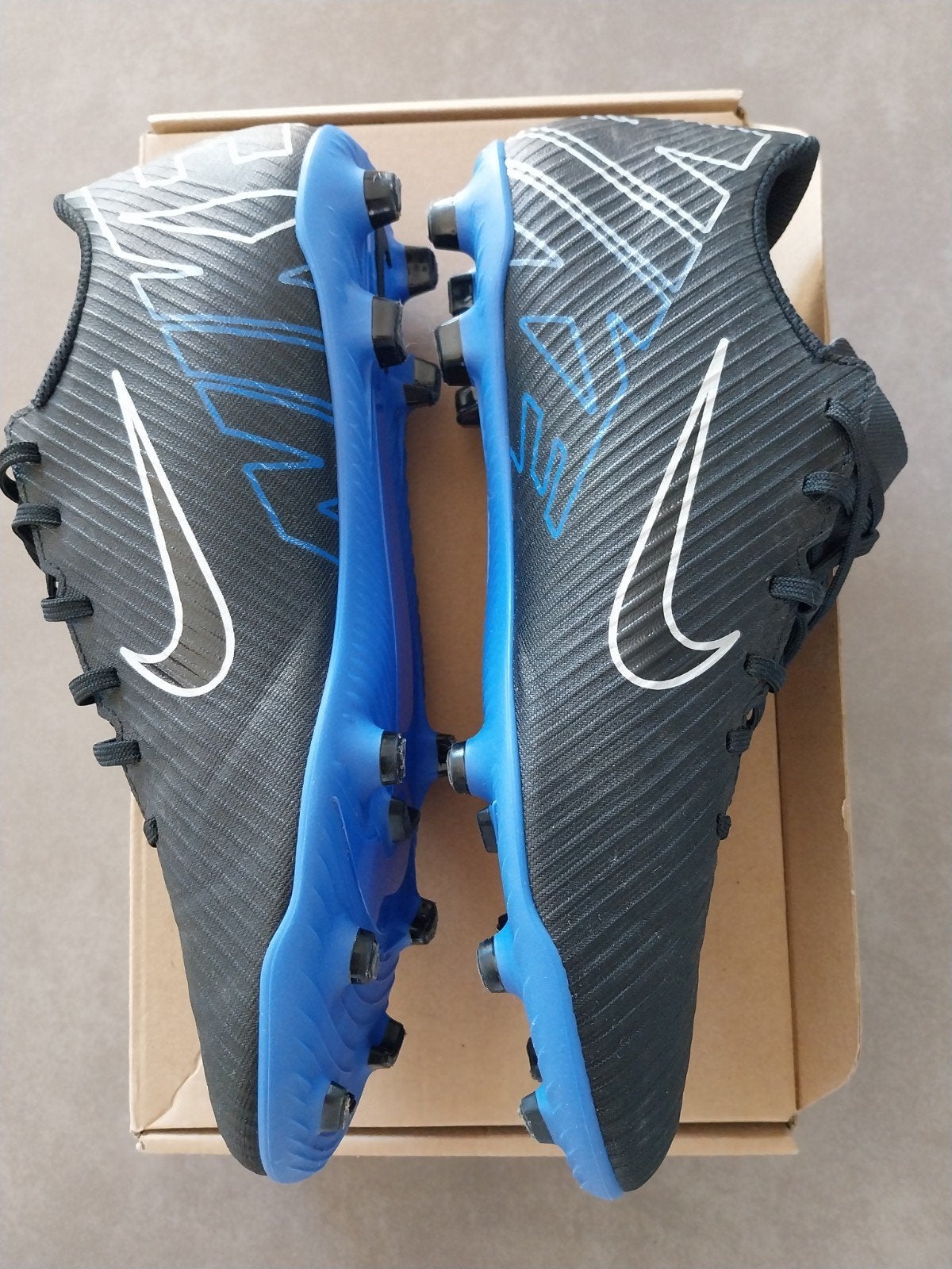 Chaussures de football(Nike) T44, Enlèvement, Neuf, Chaussures