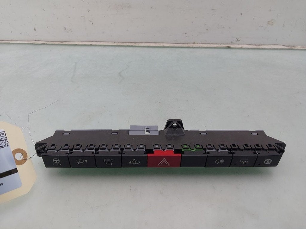 COMMUTATEUR DE FEUX DE DETRESSE Fiat Panda / Pandina (312), Utilisé, Fiat