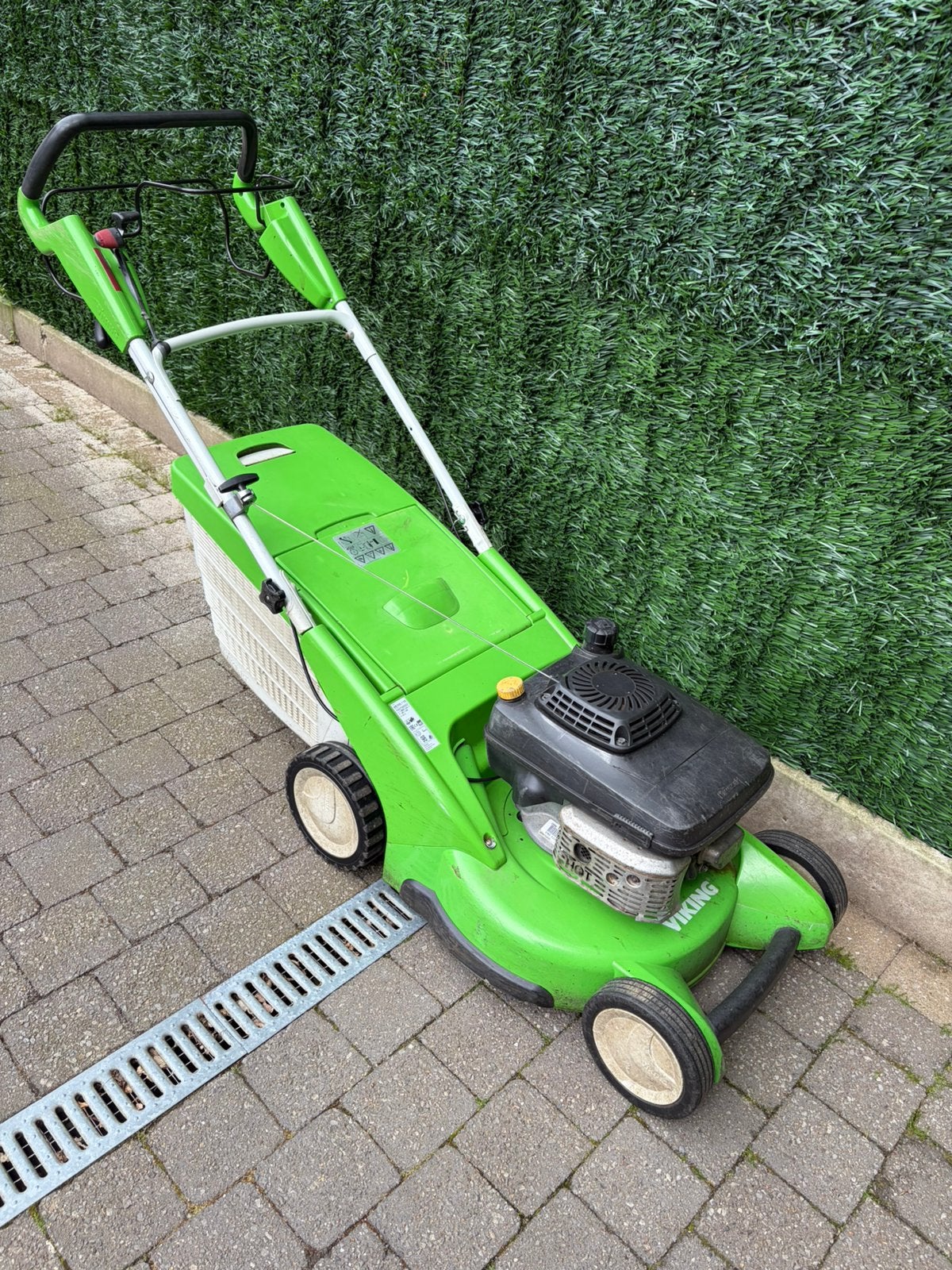 Viking grasmaaier met kawasaki motor, Enlèvement, Comme neuf