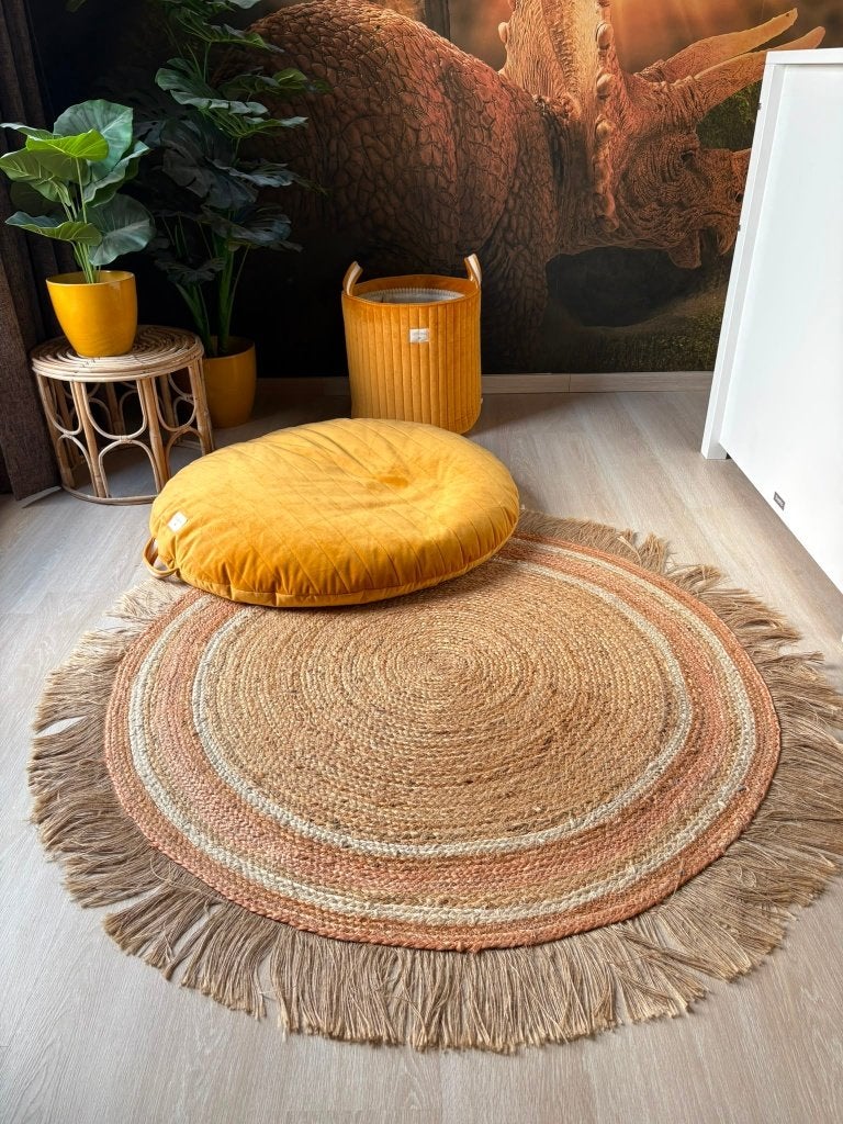 Set kinderkamer deco (tapijt-mand-zitkussen), Kinderen en Baby's, Kinderkamer | Inrichting en Decoratie, Ophalen, Zo goed als nieuw