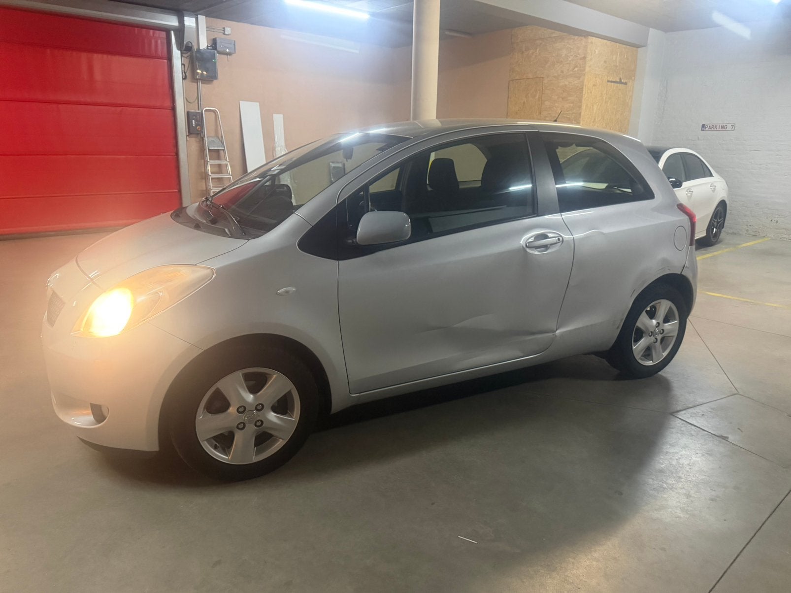 Toyota yaris 1.3 essence, Autos, Particulier, Essence, Achat