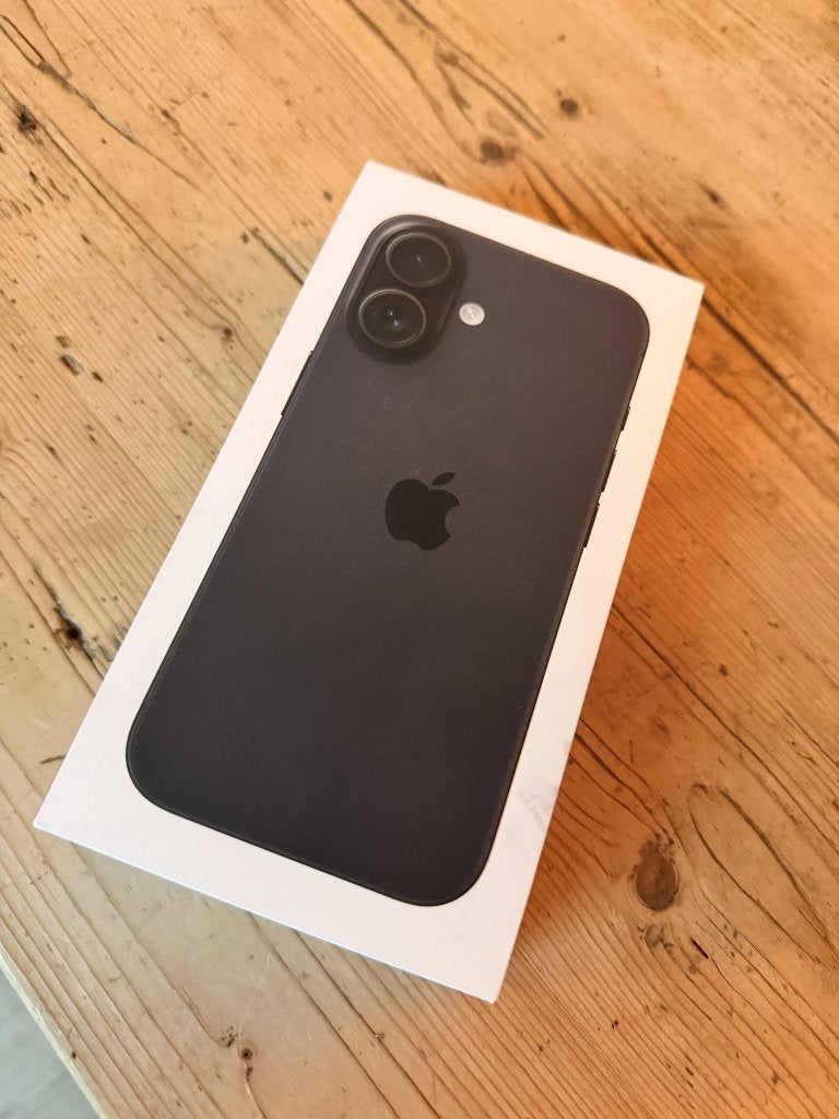 Iphone 16 – 128 GB – Zwart – Goede staat, Telecommunicatie, Mobiele telefoons | Apple iPhone, Ophalen, 128 GB, Zwart, IPhone 16
