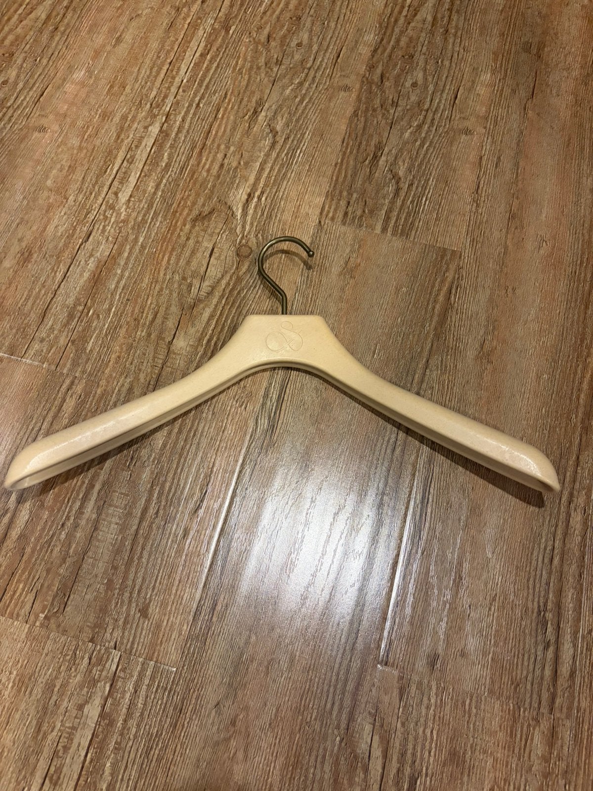 Kleerhanger- heel stevig materiaal, Ophalen, Zo goed als nieuw