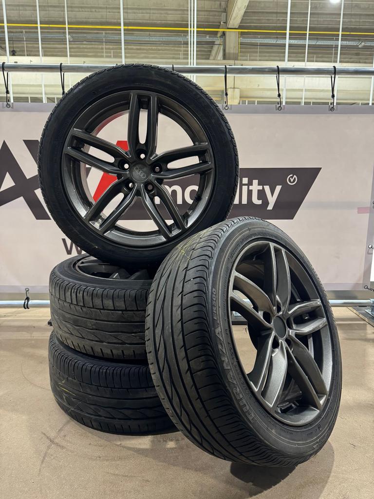 Complete zomerset Audi A4, A5 En A6 245/45R18, Ophalen, 18 inch, -, -