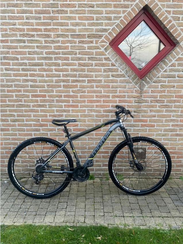 mountainbike 29 inch met Shimano GTT versnellingen., Fietsen en Brommers, Ophalen, Zo goed als nieuw
