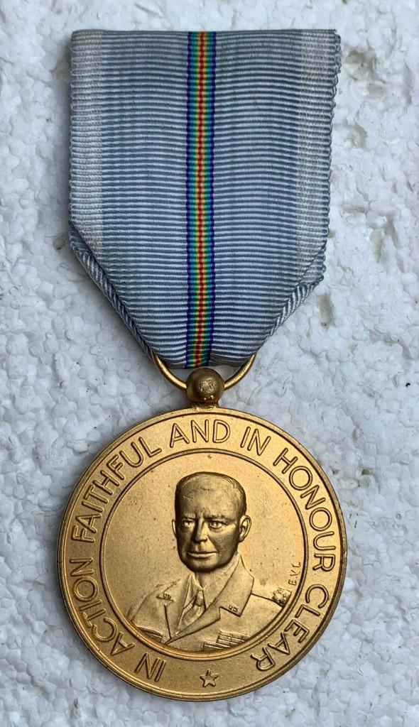 Medaille, Comm War Medal Dwight Eisenhower 1939-45 MO Sphinx, Verzamelen, Ophalen of Verzenden, Landmacht, Lintje, Medaille of Wings