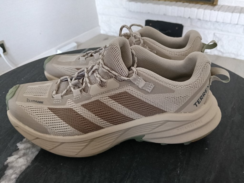 Adidas Terrex in size 44 (UK 9,5 - US 10), Kleding | Heren, Schoenen, Ophalen, Overige kleuren, Sportschoenen, Zo goed als nieuw