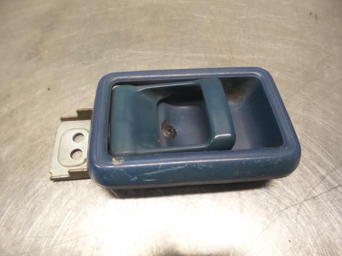 Poignée portière 2portes droite d'un Nissan Patrol, -, Utilisé, -, Nissan