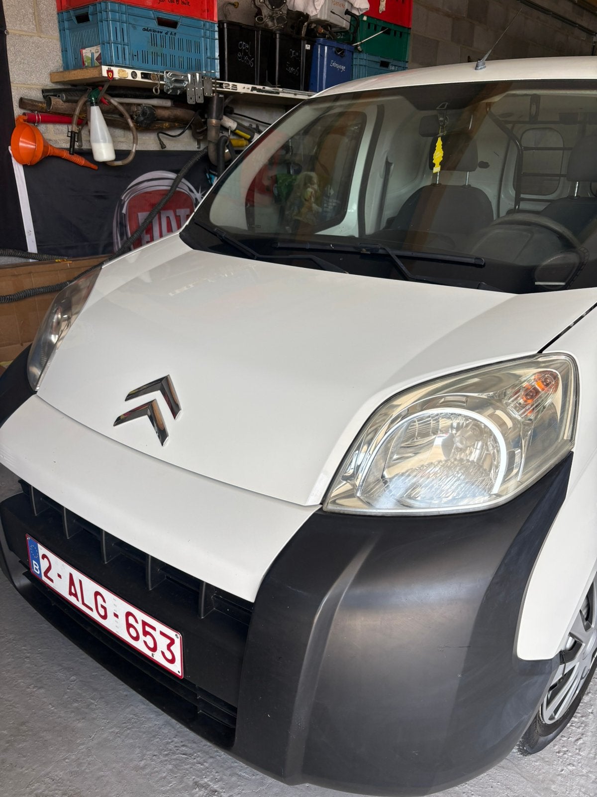 Tres jolie camionette utilitaire 12/2012 seulement 74.000km, Autos, Camionnettes & Utilitaires, Achat, Boîte manuelle, Noir, 2 portes