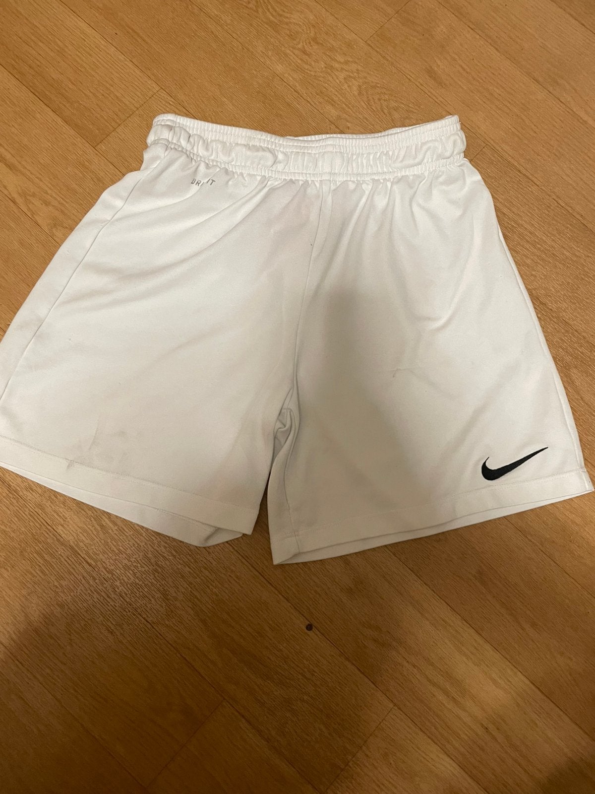 Nike sport short M 10-12 jaar, Overige typen, Wit, Ophalen of Verzenden, Nike