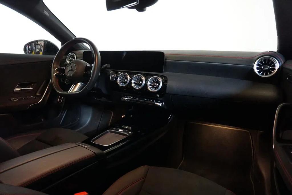 Mercedes-Benz CLA-Klasse 250 e - AMG - Night pakket, Auto's, Automaat, Gebruikt, 120 kW, Bedrijf
