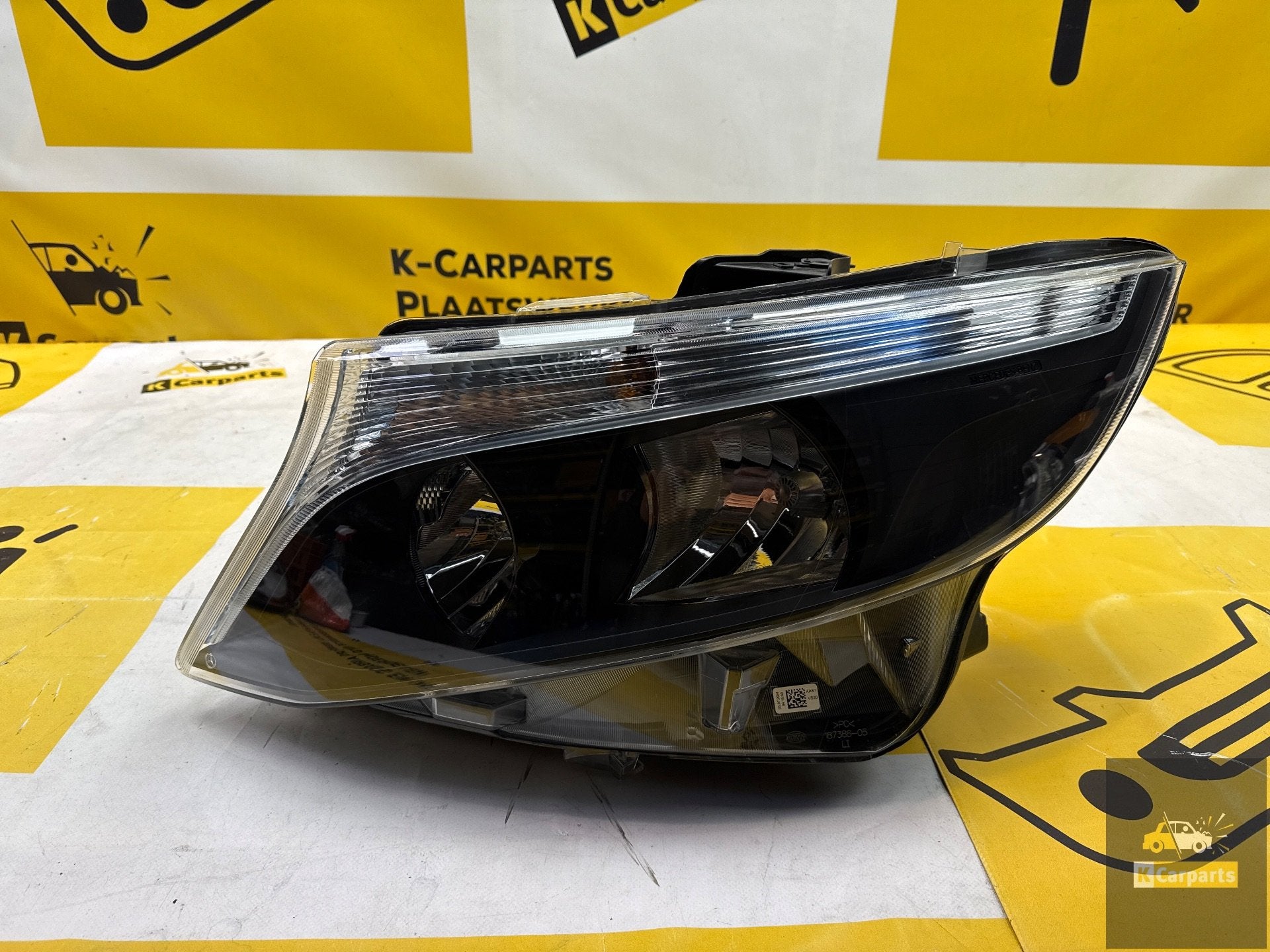 Phare gauche H7 pour Mercedes-Benz Vito Classe V W447 (A4479, Mercedes-Benz AG, Mercedes-Benz, Utilisé, Mercedesstrasse 120
70372  Stuttgart, DE