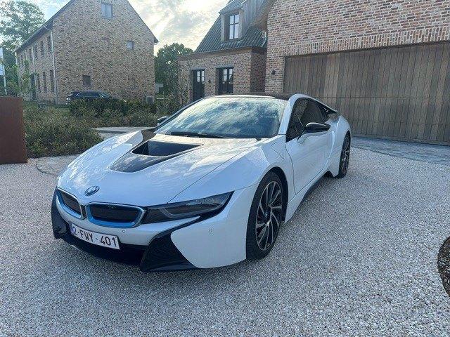 Bmw I8 1/2017 in nieuwstaat!!! 13928km, Auto's, BMW, Automaat, 4 zetels, Leder, Vierwielaandrijving