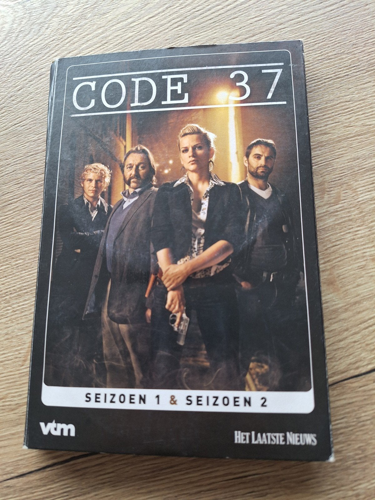 dvd code 37 - 2 seizoenen, Cd's en Dvd's, Dvd's | Tv en Series, Ophalen of Verzenden