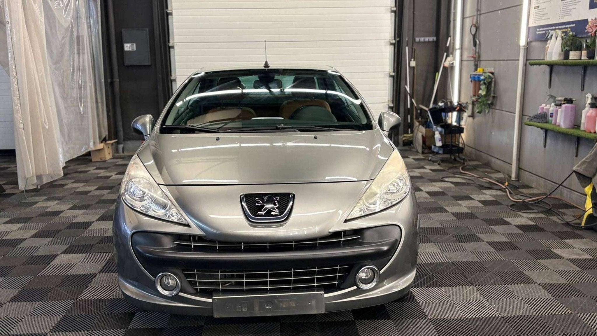 Peugeot 207 cc Cabrio 1.6i AUTOMATIQUE bj. 2007 135.189km, Automaat, 4 zetels, Gebruikt, https://public.car-pass.be/vhr/d962ad4f-5c39-4f34-a0e1-6e126709c328