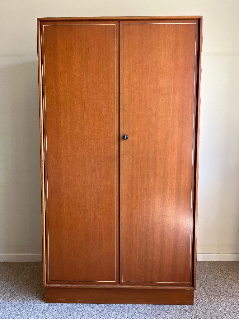 Vintage kleerkast Formule jaren 60, Huis en Inrichting, Kasten | Kleerkasten, Ophalen, Gebruikt, Teakhout, Met deur(en)