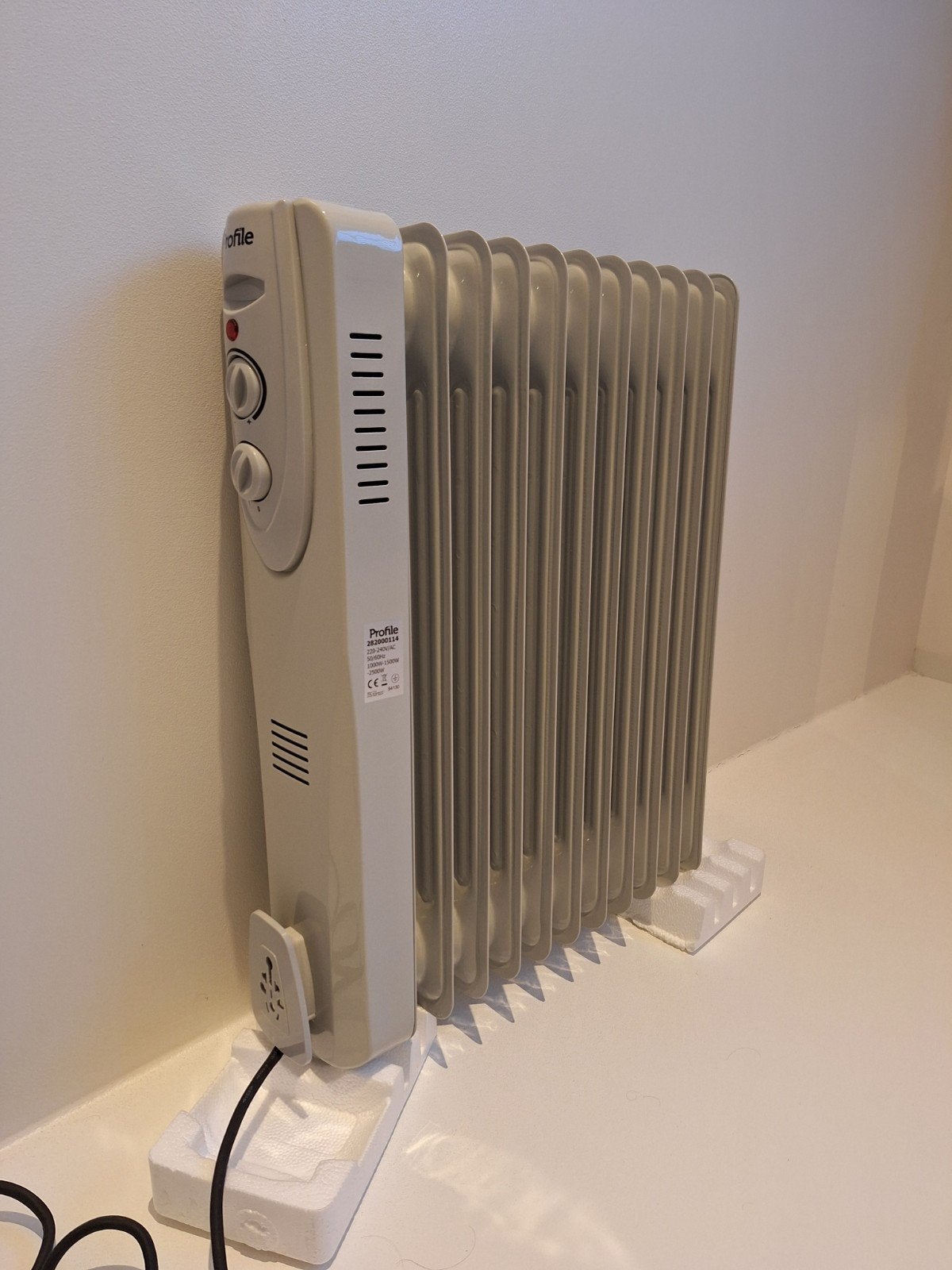 Elektrische radiator, zo goed als nieuw, merk profile, Doe-het-zelf en Bouw, Ophalen, Radiator