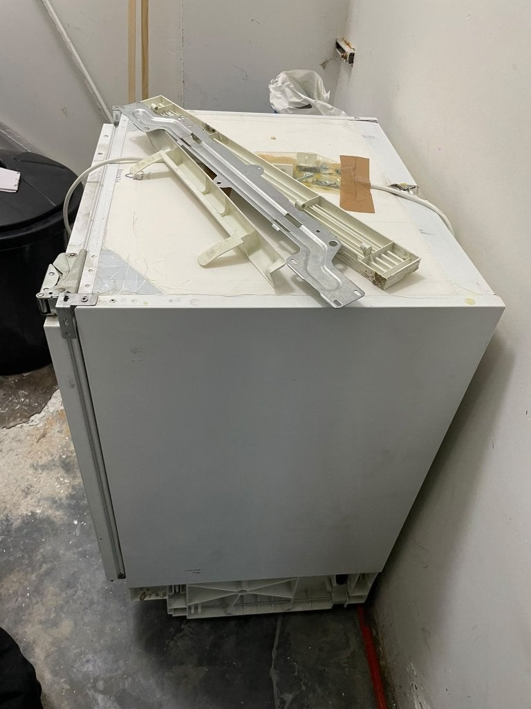 Koelkast - gratis af te halen in Berchem, Elektronische apparatuur, Ophalen, Minder dan 85 cm, Minder dan 75 liter, 45 tot 60 cm