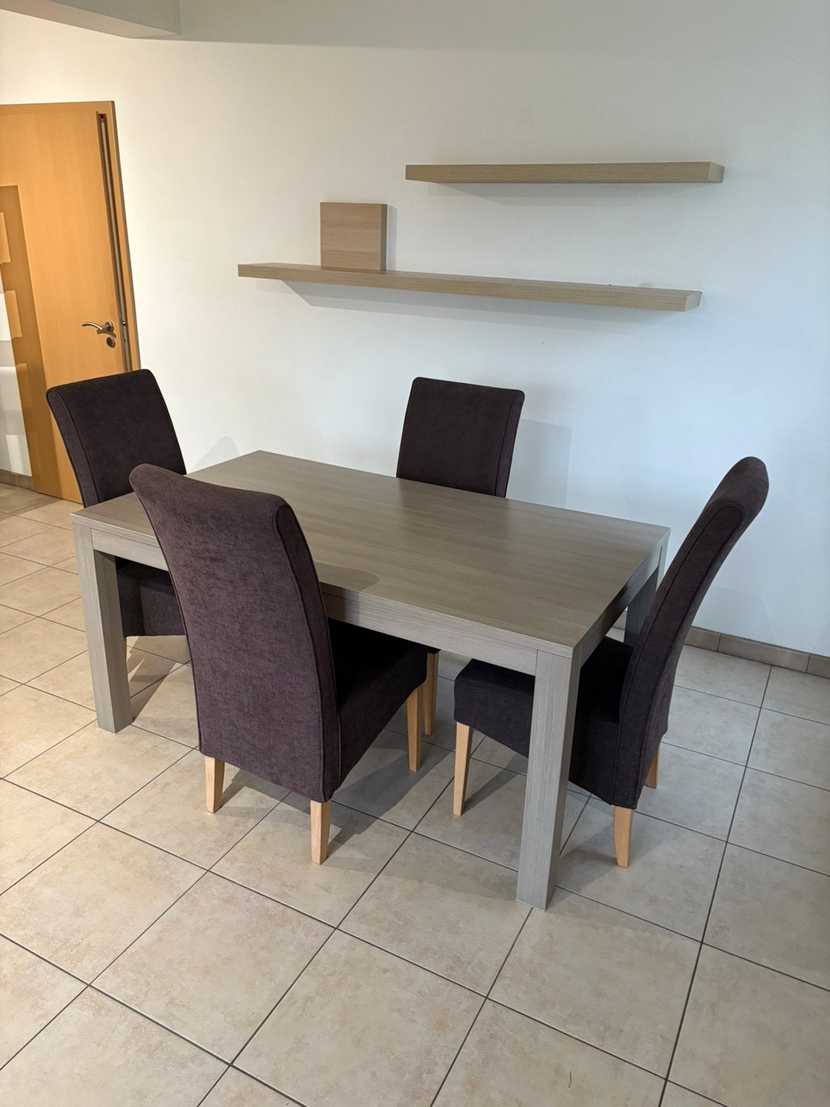 Ensemble salle à manger & dressoir vitrine, Enlèvement, Utilisé, Classic, 4 à 6 chaises