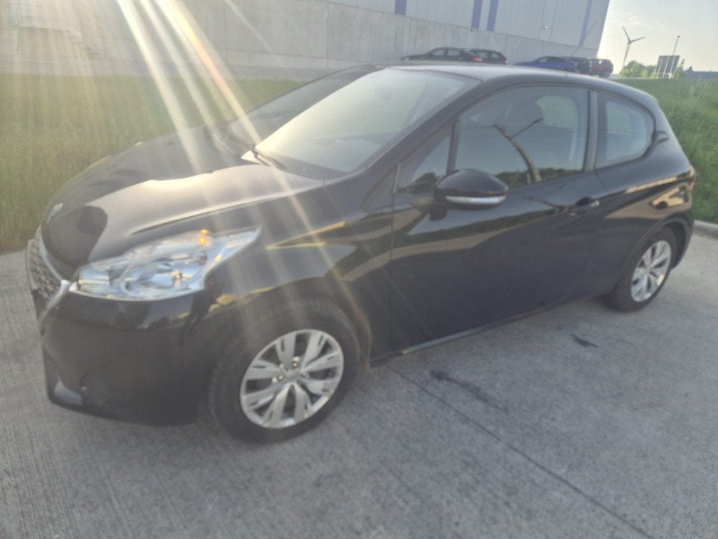 Peugeot 208 1.2 Essence, Auto's, Bedrijf, 3 deurs, 5 zetels, Handgeschakeld