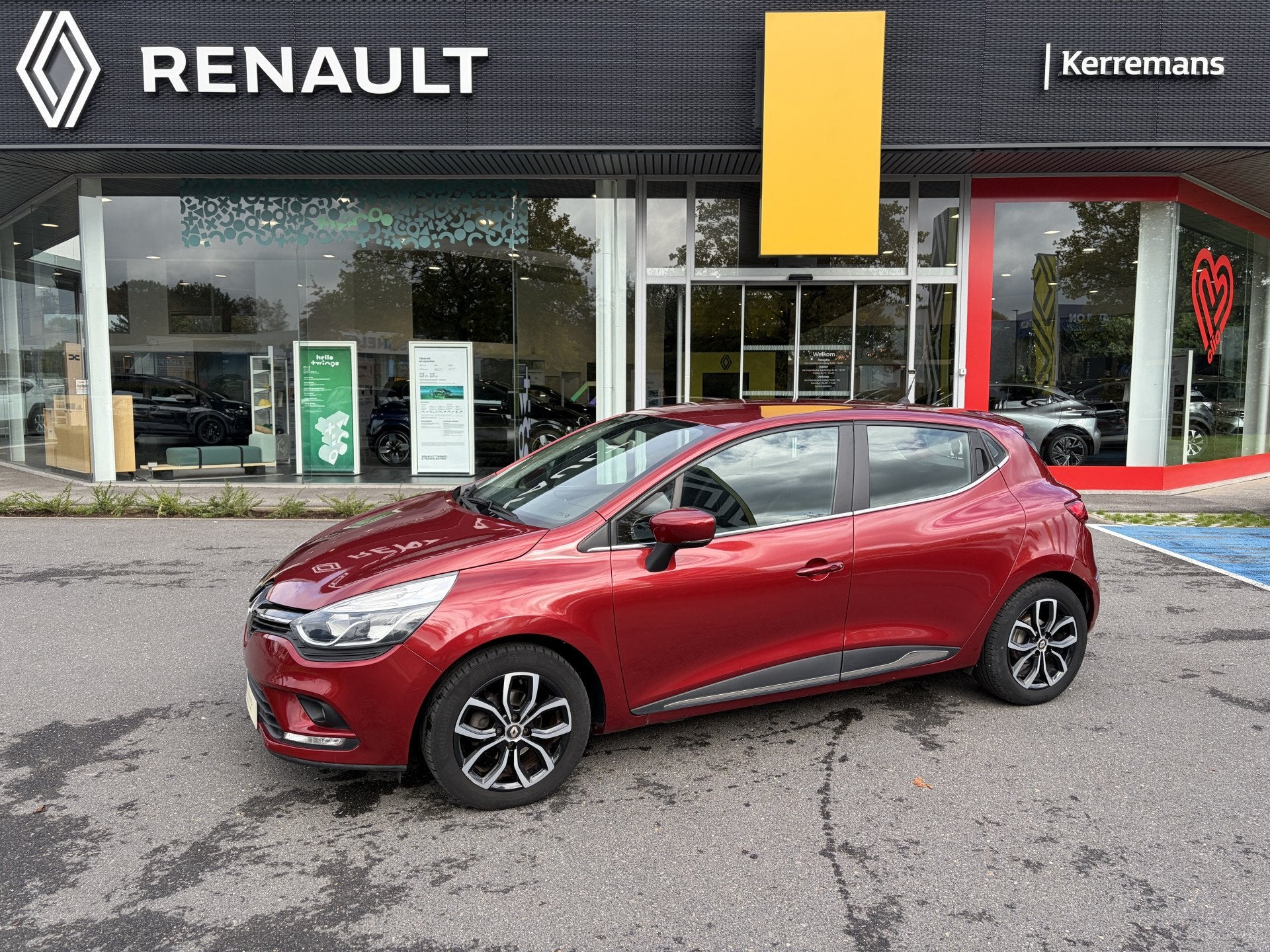 Renault Clio 0.9 TCe Limited, Autos, Rouge, Achat, Euro 6, Entreprise