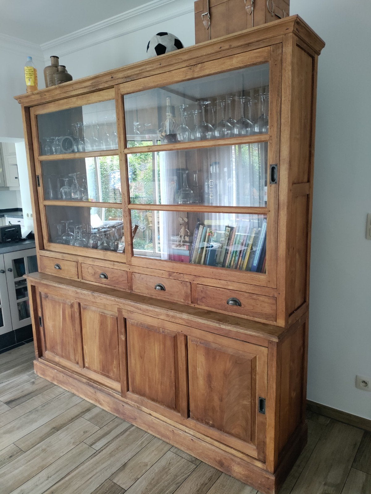 Prachtige kast, Ophalen