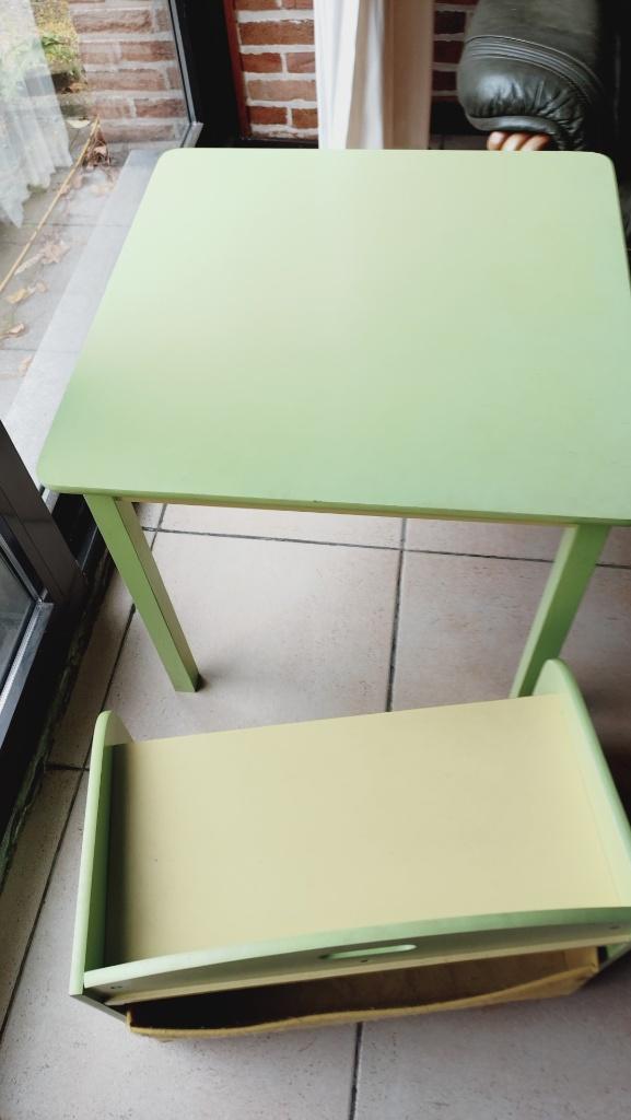 Kindertafel + Zitbankje, Kinderen en Baby's, Kinderkamer | Tafels en Stoelen, Ophalen, Gebruikt, Tafel(s) en Stoel(en)