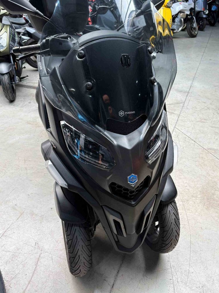 Piaggio MP3 530 HPE Exclusief 2023, Occasion, Bedrijf, Automaat, Scooter