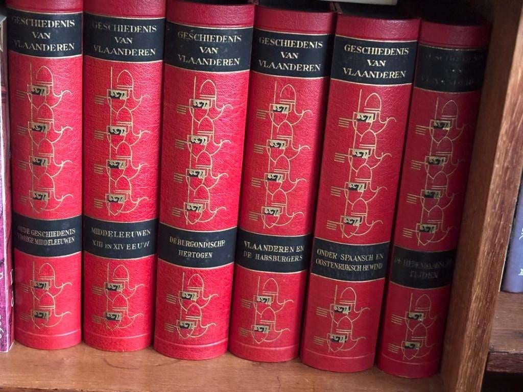 Geschiedenis van Vlaanderen, R.Van Roosbroeck e.a., 14e siècle ou avant, Comme neuf, Enlèvement