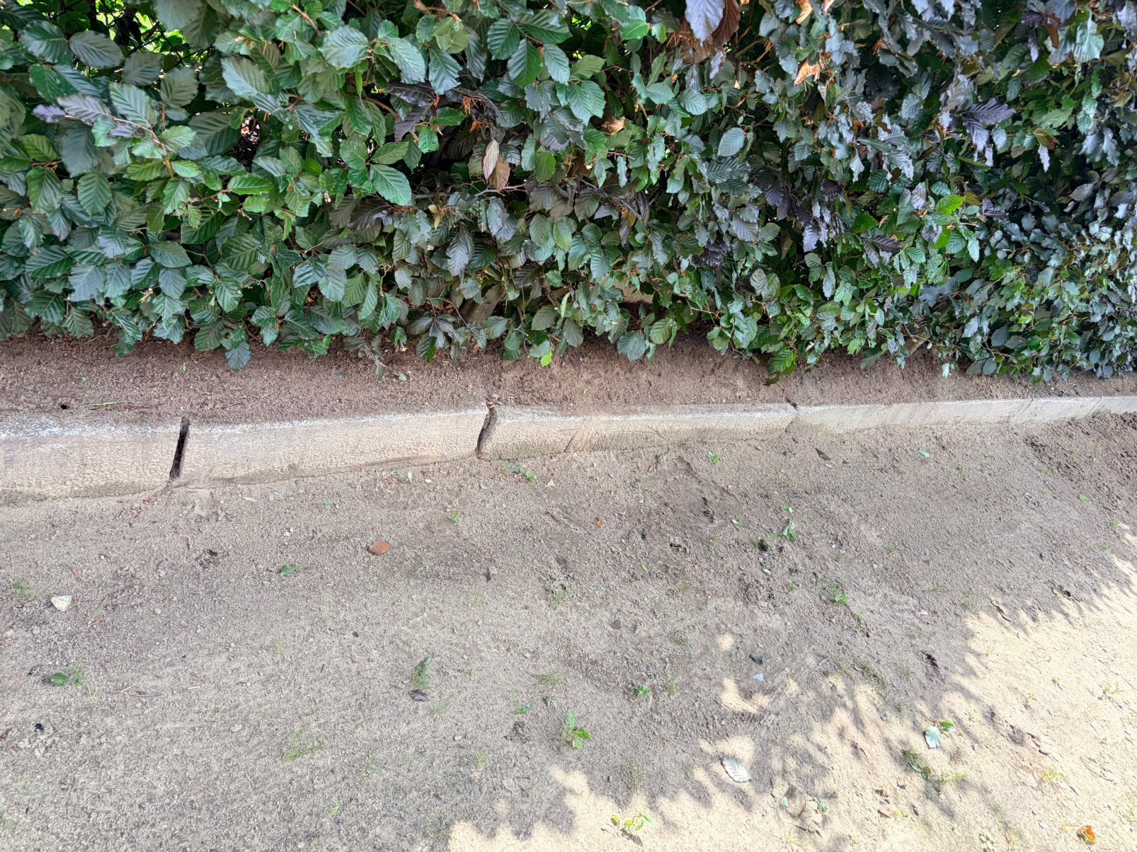 Boortsteen in beton, Ophalen, Gebruikt, Border, Beton