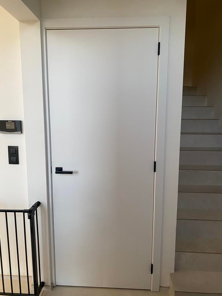 Splinternieuwe binnendeuren (schilderdeur), incl. deurkader, Ophalen, Zo goed als nieuw