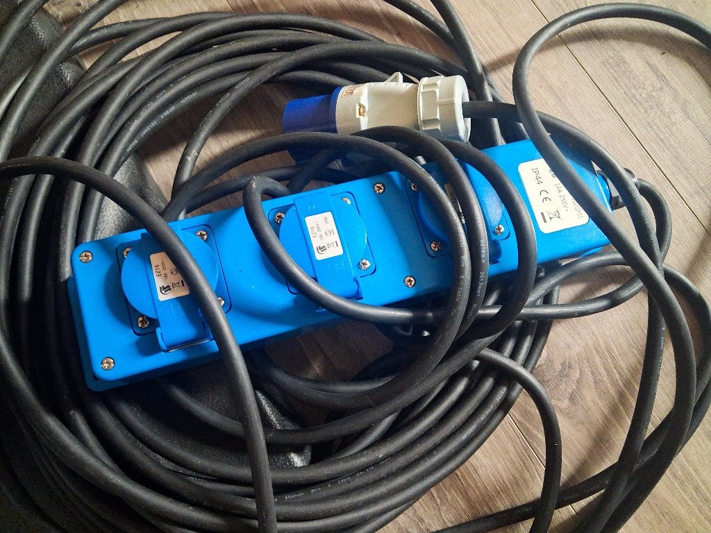 Kabel, Ophalen, Zo goed als nieuw, Overige merken, Stekkerdoos
