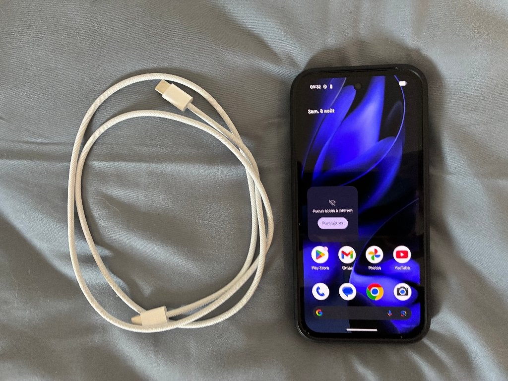 Google Pixel 9a noir + coque blindée, Enlèvement ou Envoi, 6 mégapixels ou plus, Utilisé, Sans abonnement