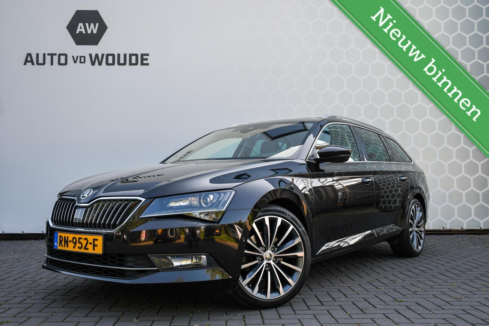 Skoda Superb Combi 1.4 TSI Business Panoramadak DSG Vol !, Autos, Cuir et Alcantara, Entreprise, Carnet d'entretien, Noir