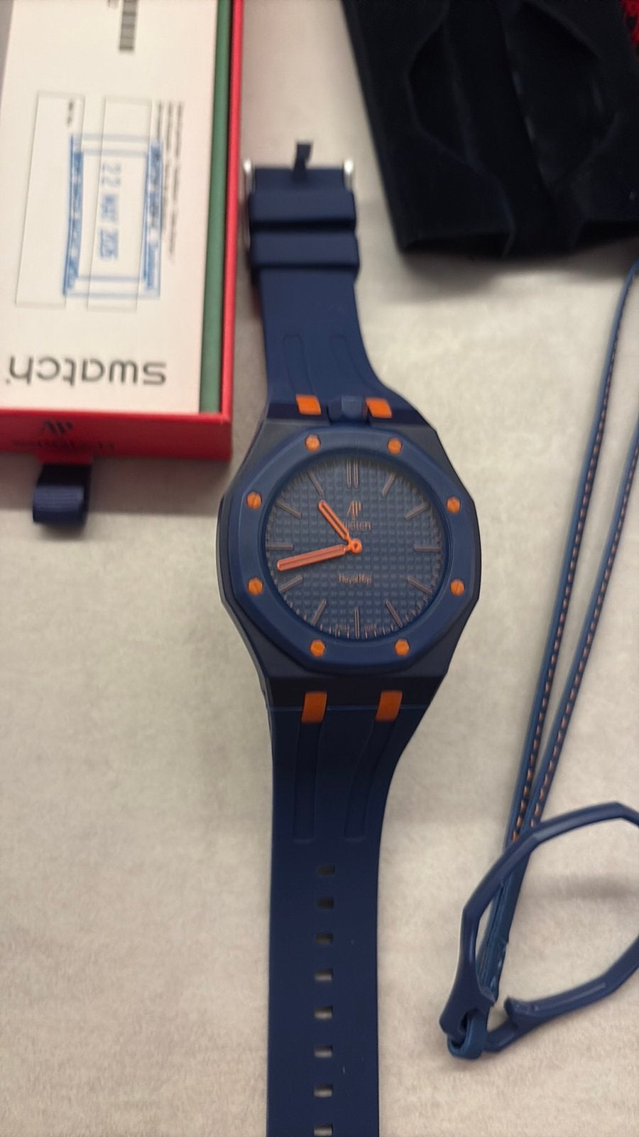 Swatch x royal pop, Enlèvement ou Envoi, Comme neuf, Swatch
