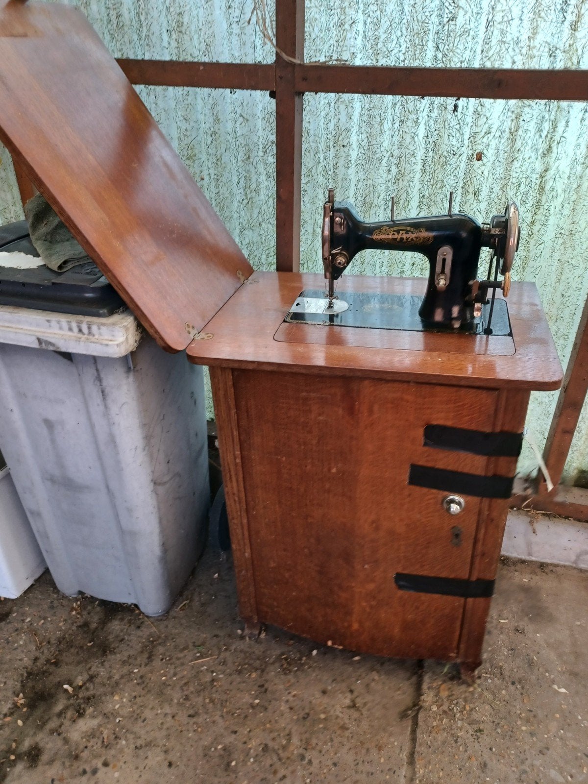 naaimachine, Ophalen