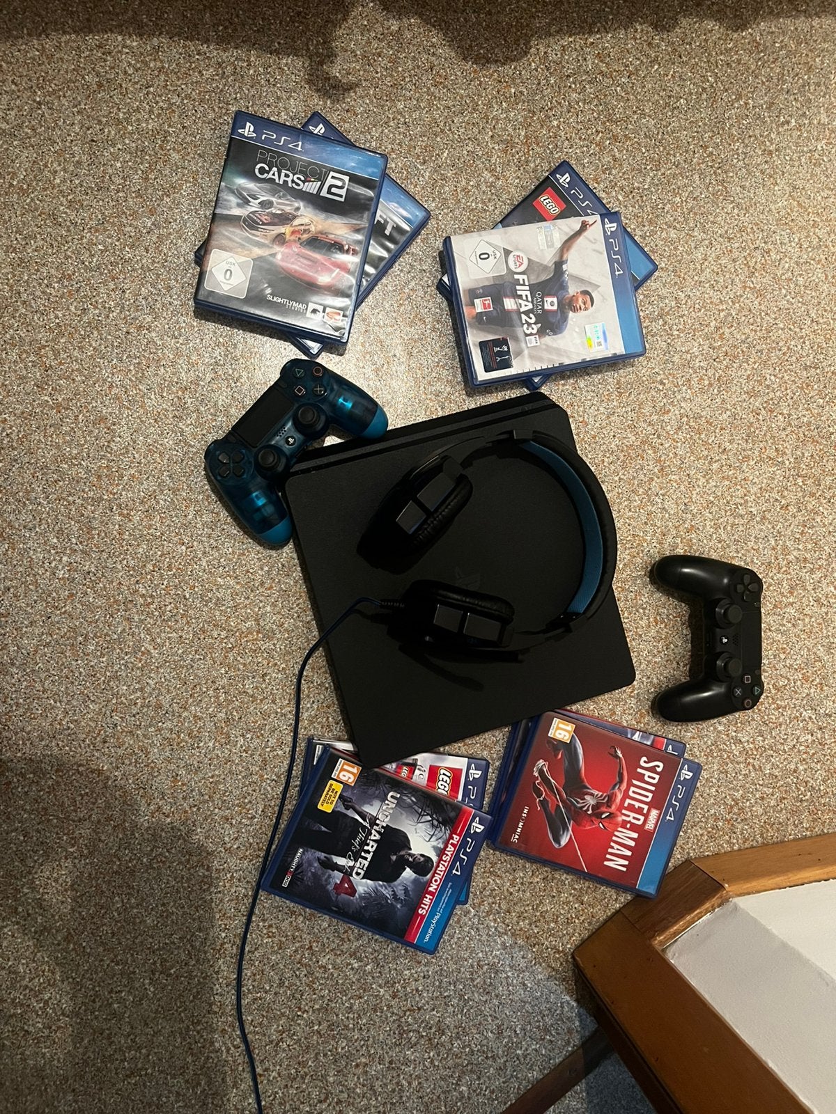 PS4 1To + 2 manettes + casque gaming + 8 jeux – Pack complet, Games en Spelcomputers, Spelcomputers | Sony PlayStation 4, Ophalen
