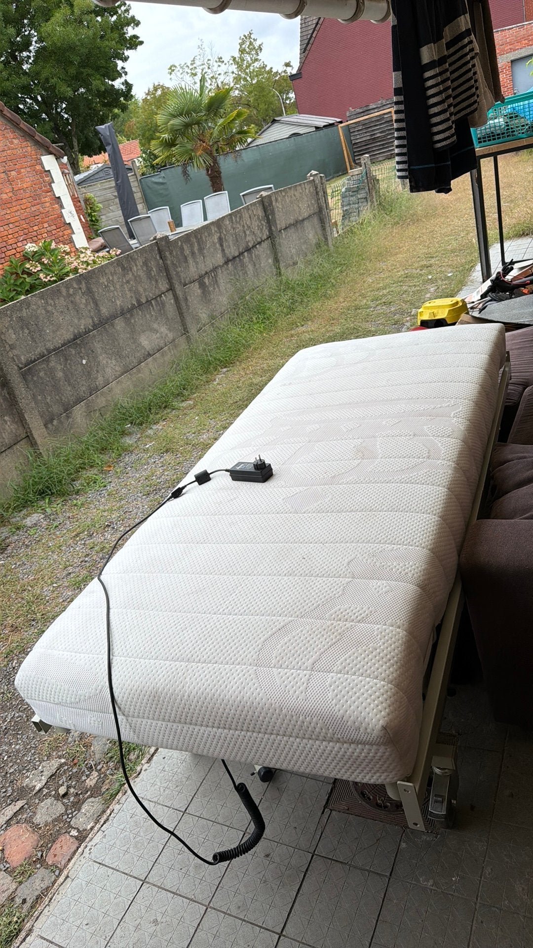 Ziekenhuis bed met alle toebehoren perfecte staat!, Tuin en Terras, Ophalen, Zo goed als nieuw