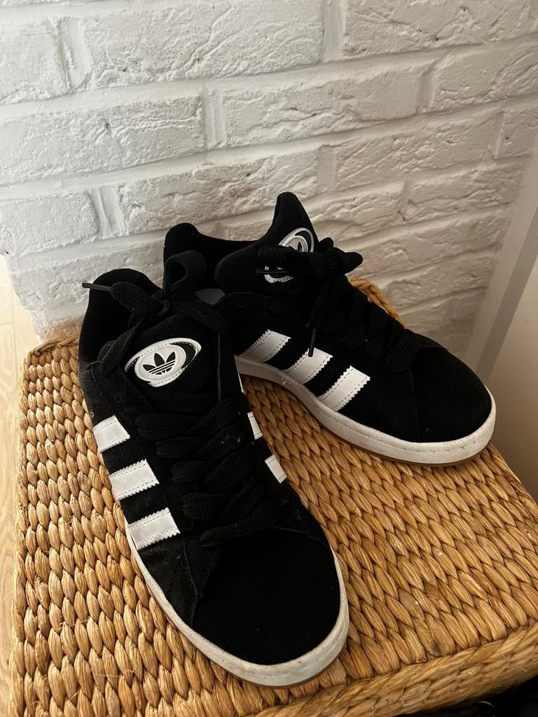 Te koop schoenen Adidas, Ophalen, Zo goed als nieuw