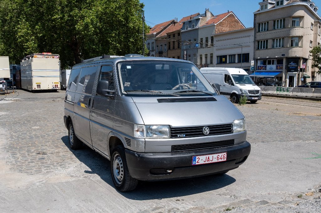 Volkswagen T4 2.5 TDi 1999 Camper, Auto's, Sound system, Beige, Particulier, 2 zetels