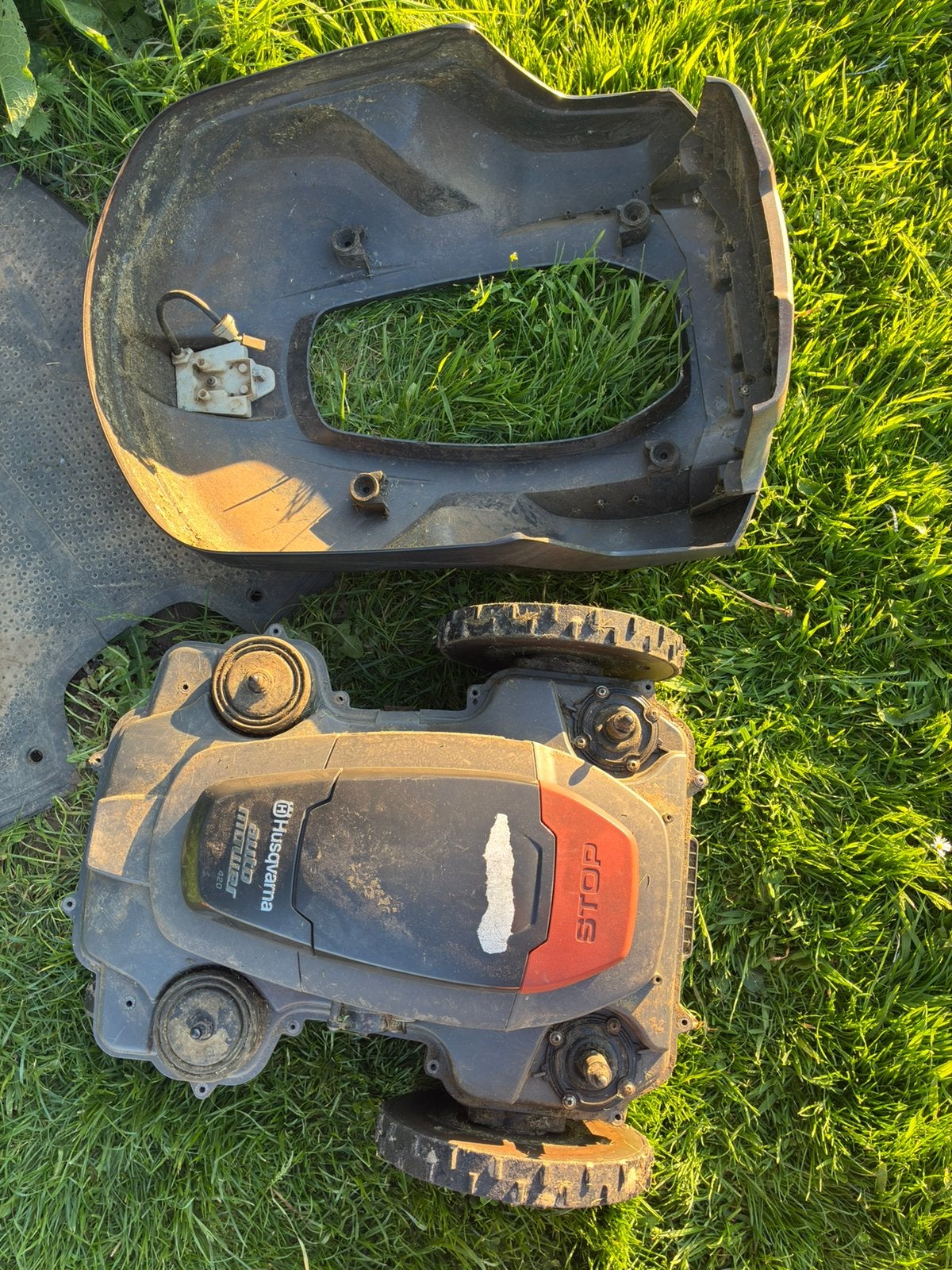 Robot tondeuse Husqvarna automower 420, Jardin & Terrasse, Enlèvement, Utilisé