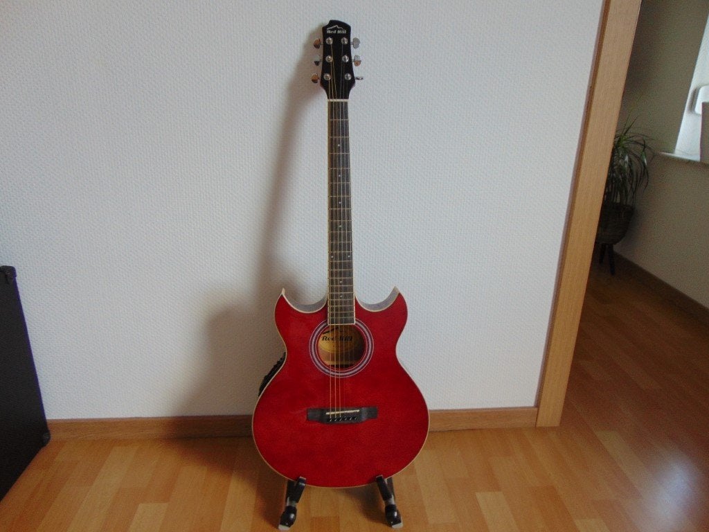 Guitare semi-acoustique Red Hill Double-Cut Deluxe (Cherry), Musique & Instruments, Enlèvement, Neuf, Guitare Western ou Guitare Folk