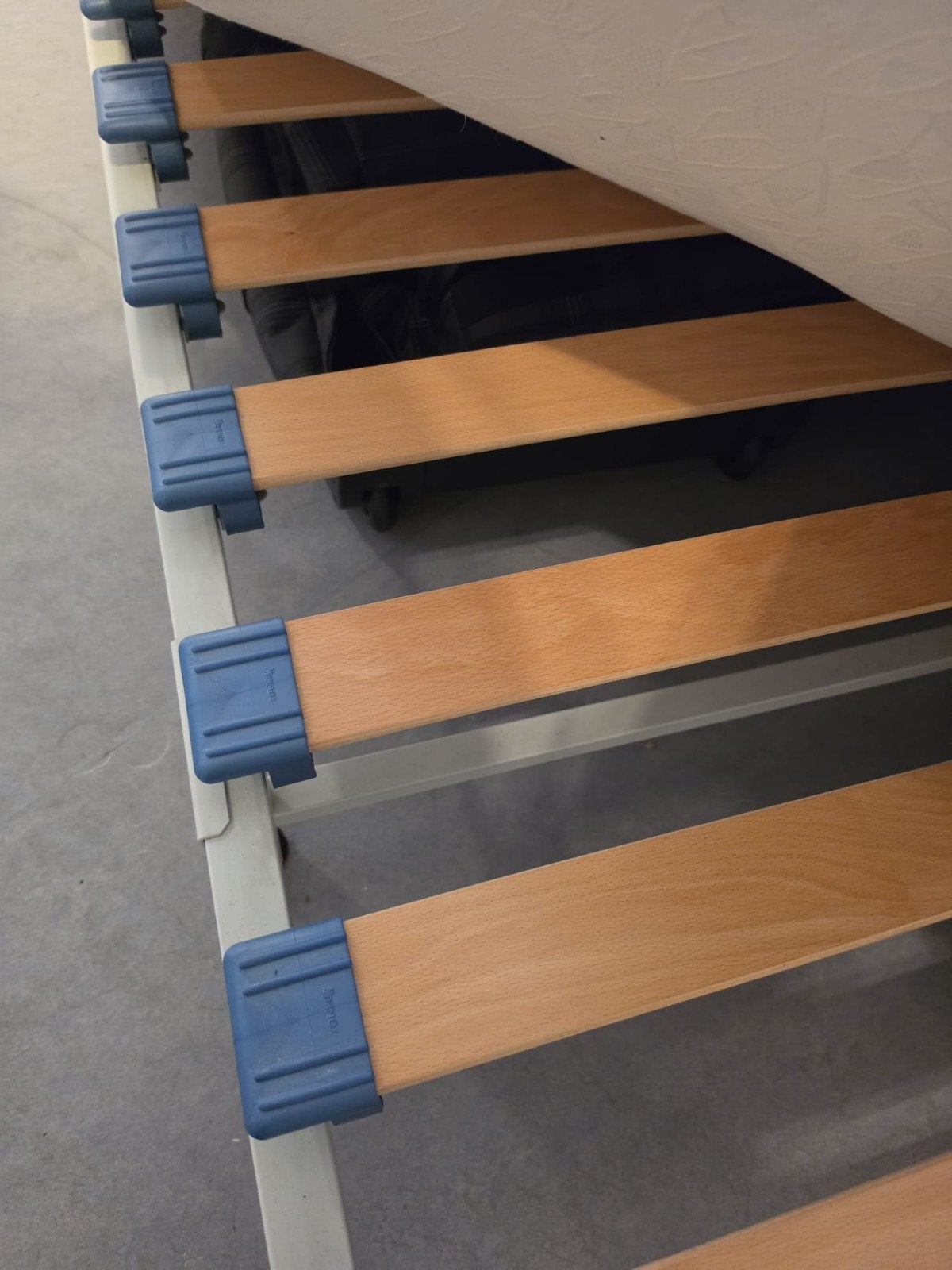GRATIS bedframe en matras, Ophalen